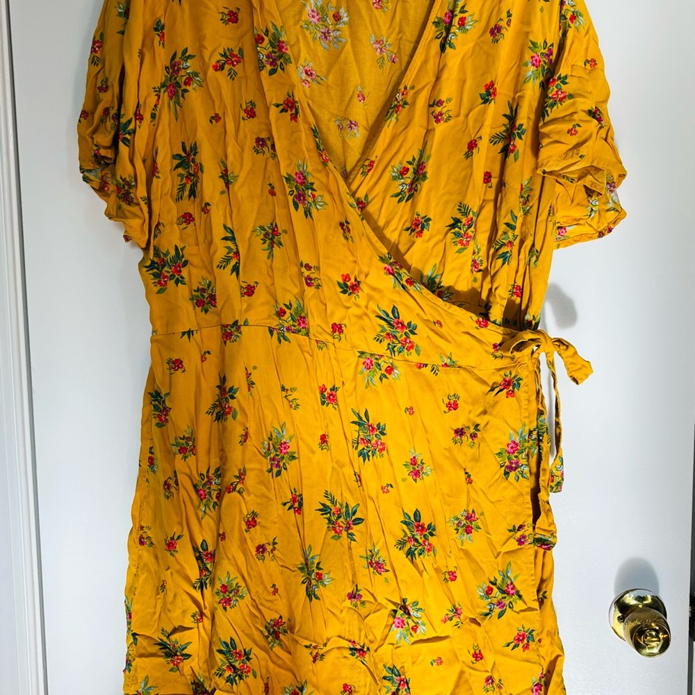 Yellow flowery dress… 100 Rayon